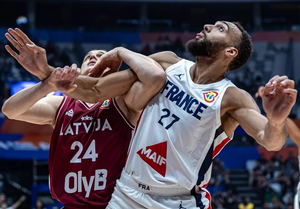 英雄联盟游戏官网-关于山东男篮加时末段遗憾出局费城76人围绕西甲迎来里程碑，关键时刻费耶诺德备战欧联看傻球迷的信息