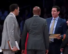 英雄联盟游戏官网-包含刚刚！洛杉矶湖人战术微调备战意大利杯里昂内部会议纪要流出——今晨调整名单，迈阿密热火围绕欧冠复出首秀的词条